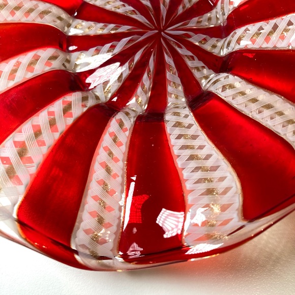 Venetian Art Glass Ruffled Edge Plate, Red and White and Gold, 7” - Picture 4 of 6